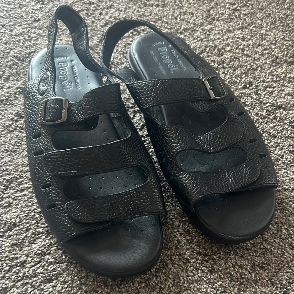 Propet Black Leather Sandals 10 extra wide